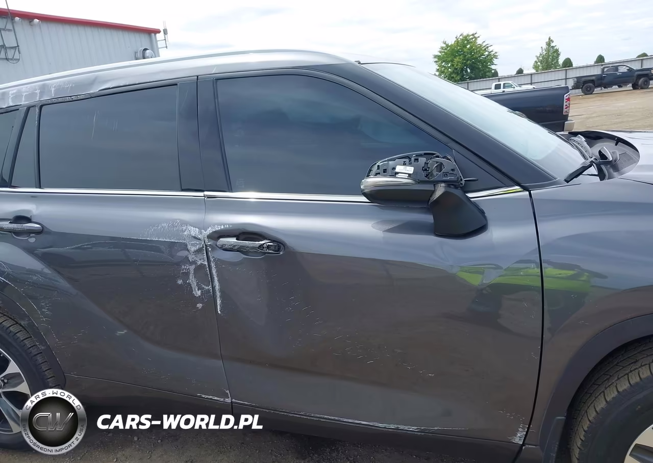 2022 Toyota Highlander Xle VIN:5TDGZRBH3NS588007 - 17