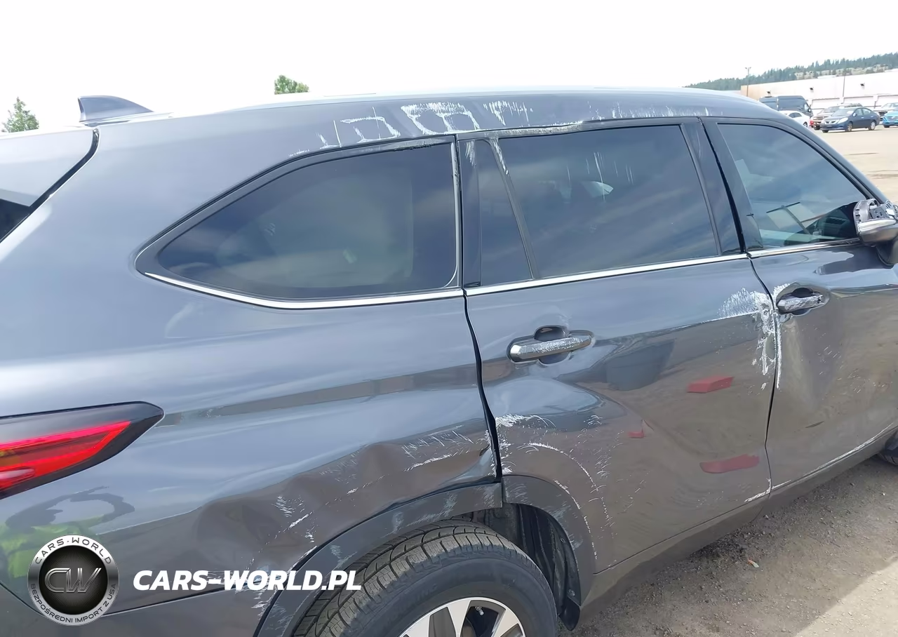 2022 Toyota Highlander Xle VIN:5TDGZRBH3NS588007 - 18