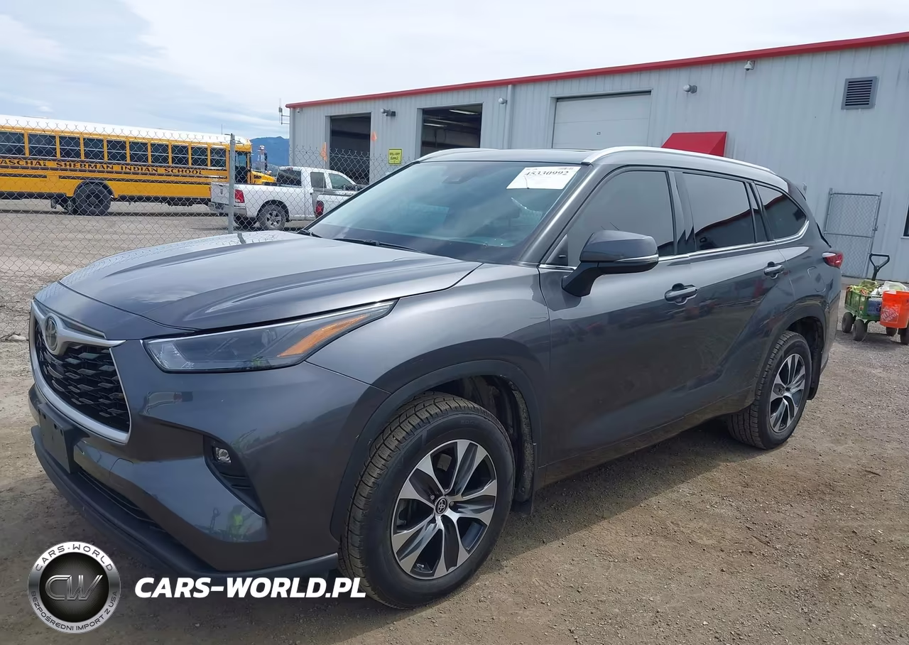 2022 Toyota Highlander Xle VIN:5TDGZRBH3NS588007 - 2