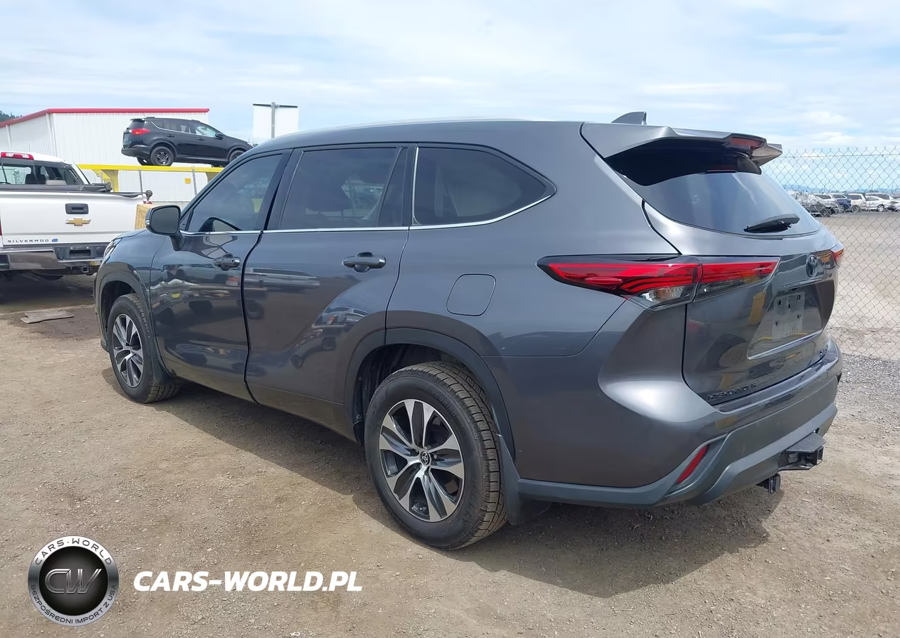 2022 Toyota Highlander Xle VIN:5TDGZRBH3NS588007 - 3
