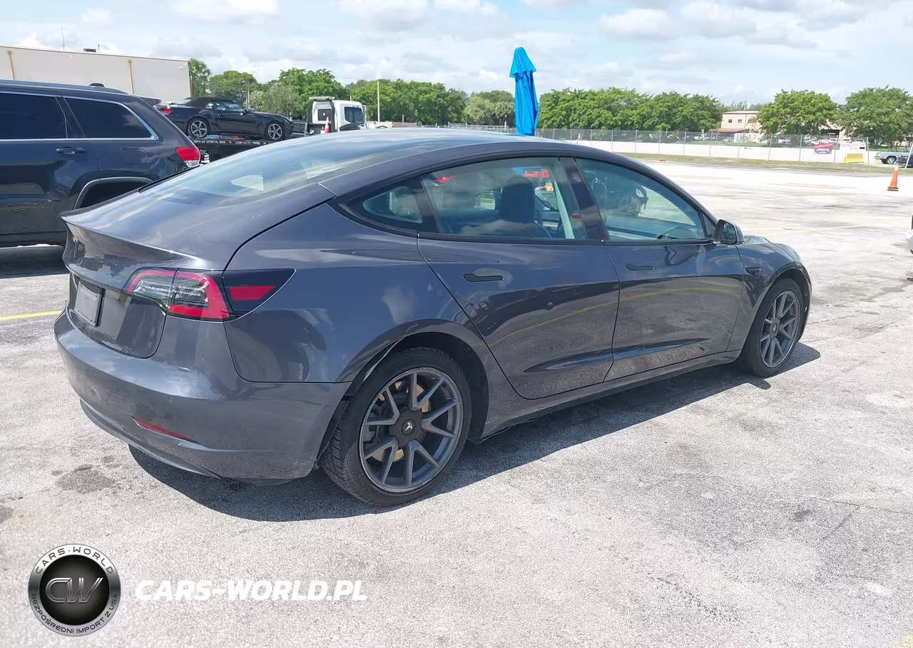 2021 Tesla Model 3 Standard Range Plus Rear-Wheel Drive VIN:5YJ3E1EA3MF095165 - 4