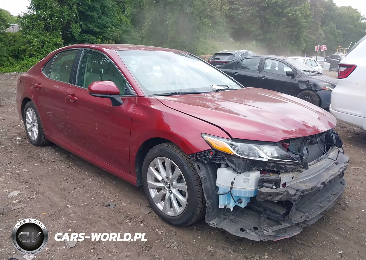 2018 Toyota Camry Le – zdjęcie 1 z 16