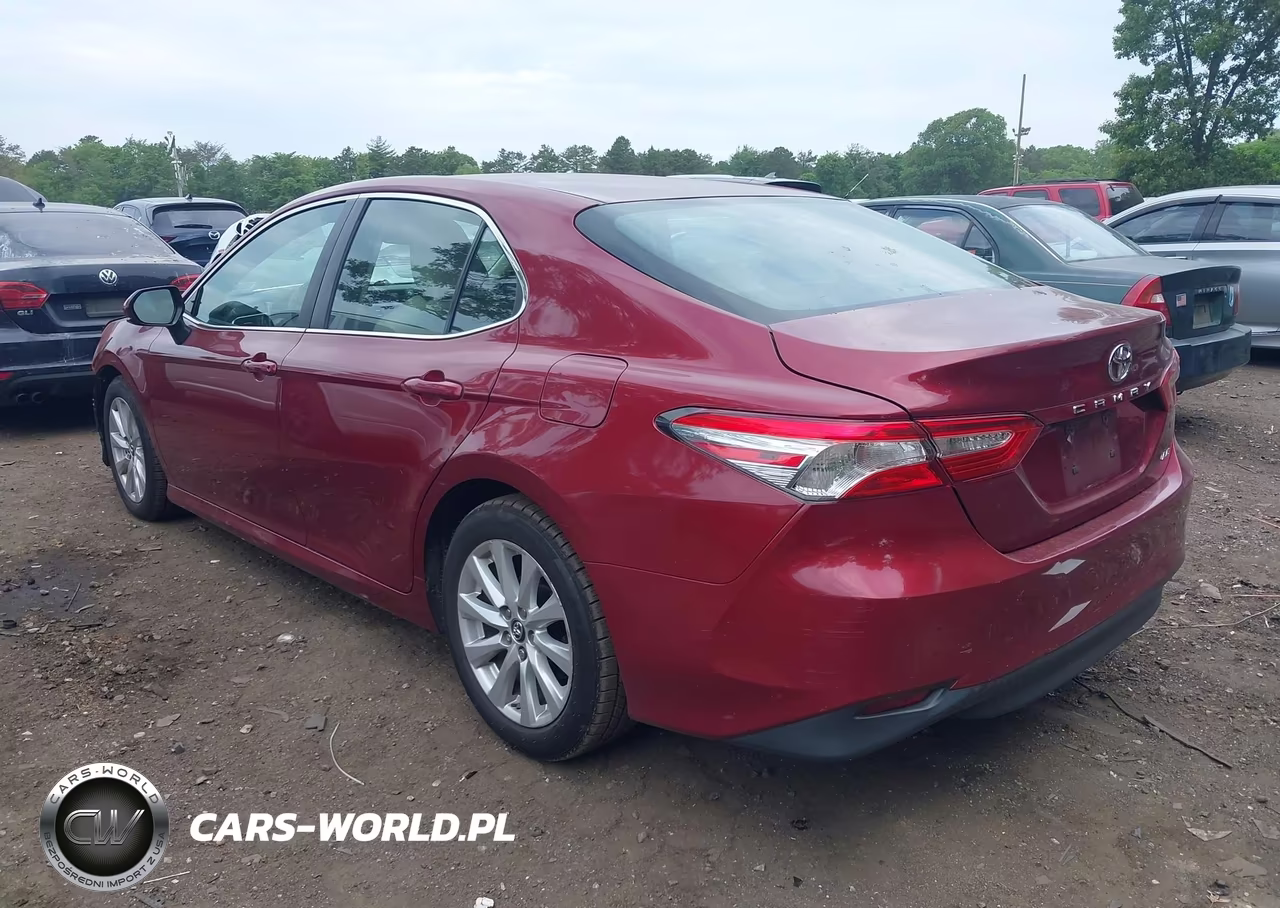2018 Toyota Camry Le VIN:4T1B11HK3JU542023 - 3
