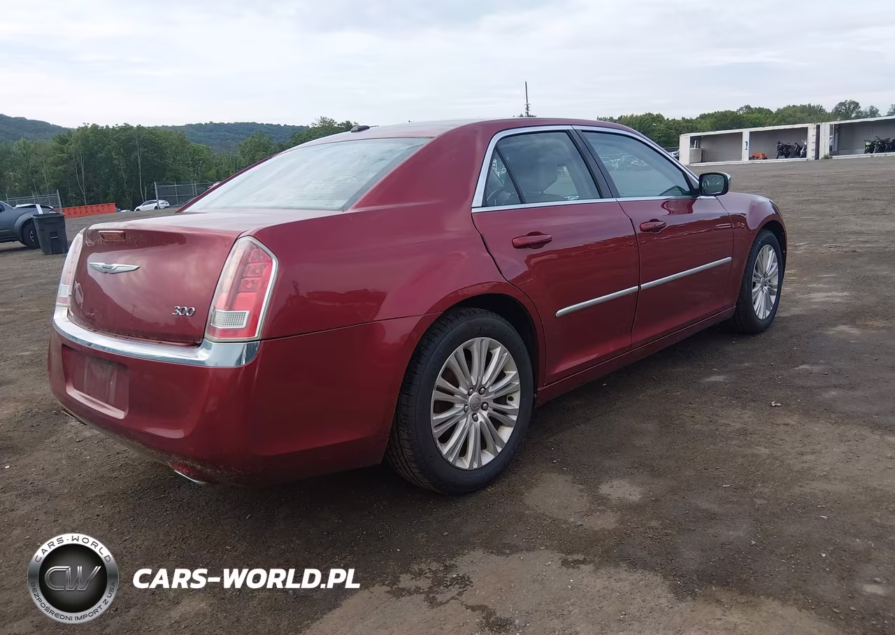 2014 Chrysler 300 VIN:2C3CCARG1EH151060 - 4