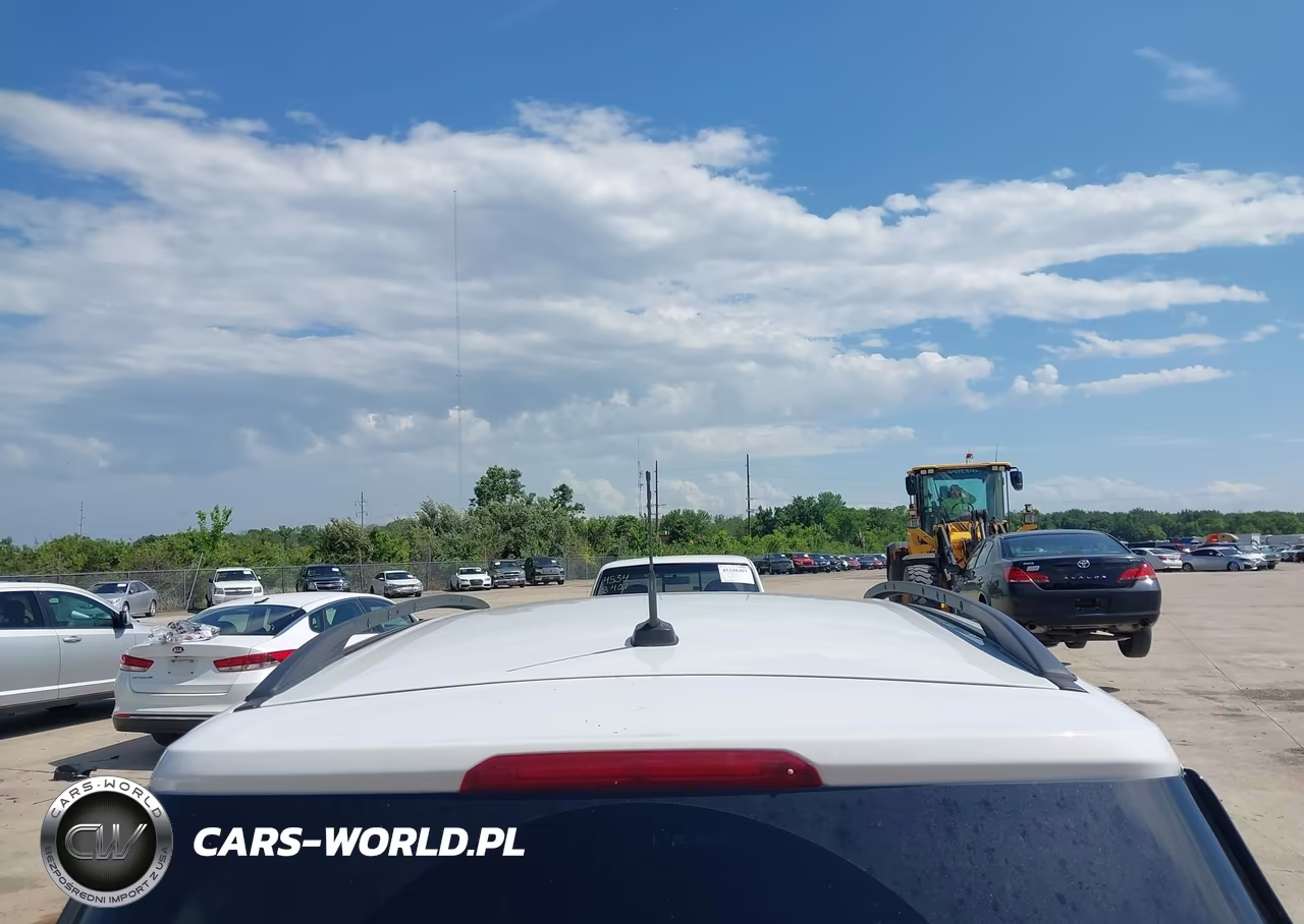 2018 Ford Escape Se VIN:1FMCU0GD8JUA76162 - 17