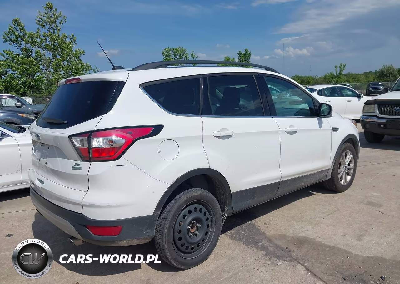 2018 Ford Escape Se VIN:1FMCU0GD8JUA76162 - 4