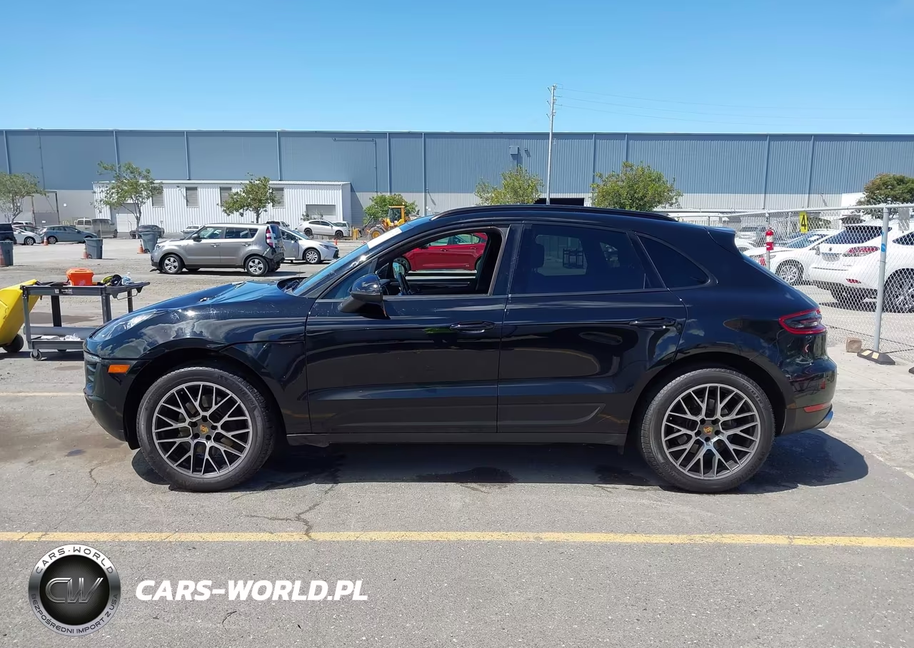 2018 Porsche Macan Sport Edition VIN:WP1AA2A54JLB16582 - 14