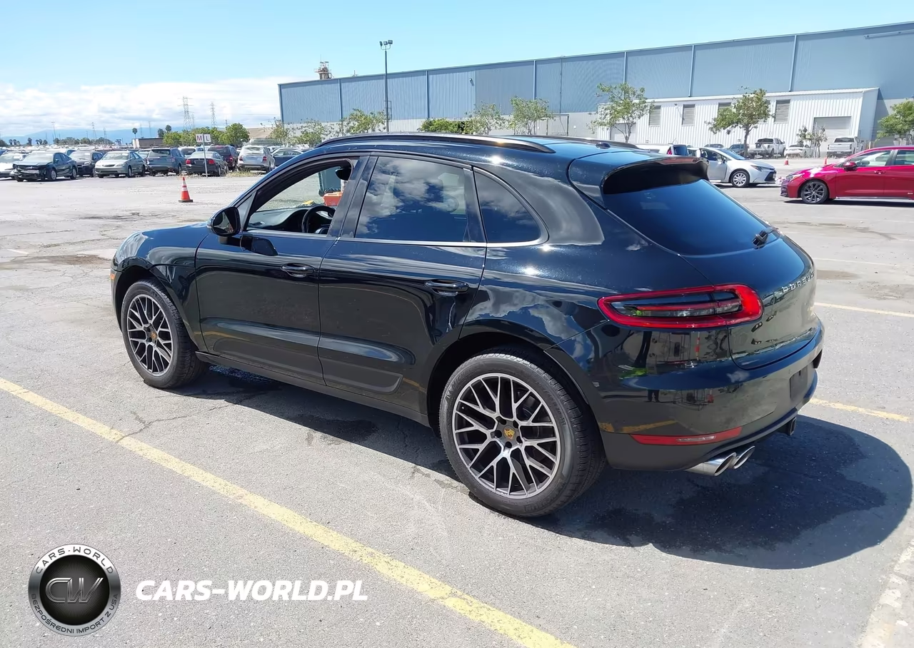 2018 Porsche Macan Sport Edition VIN:WP1AA2A54JLB16582 - 3