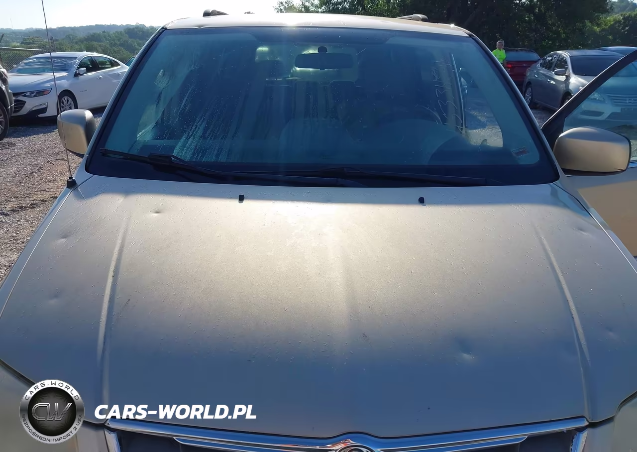 2010 Chrysler Town & Country Touring VIN:2A4RR5D18AR305728 - 6