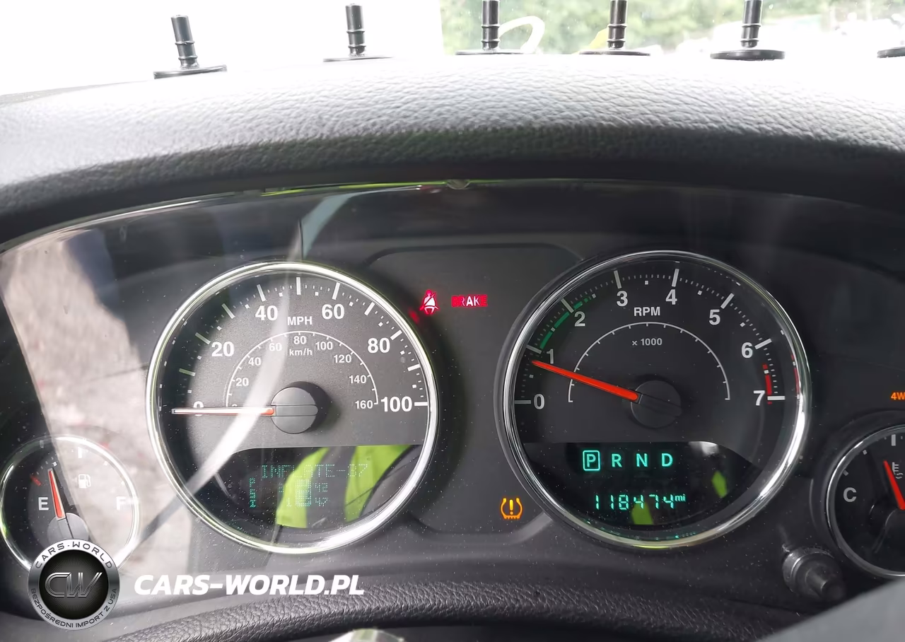 2016 Jeep Wrangler Unlimited Rubicon VIN:1C4BJWFG2GL231925 - 15