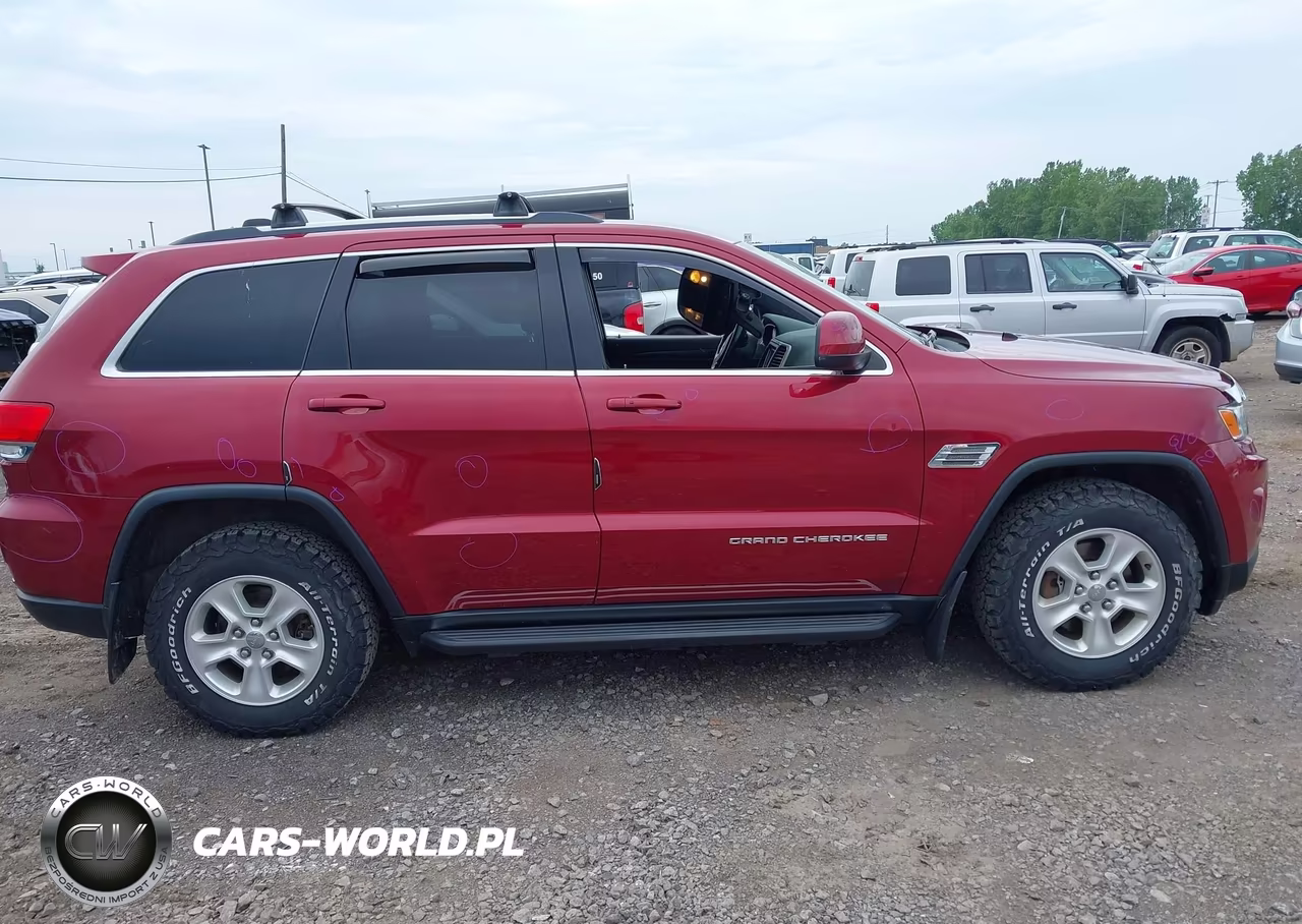 2015 Jeep Grand Cherokee Laredo VIN:1C4RJFAG0FC942575 - 13