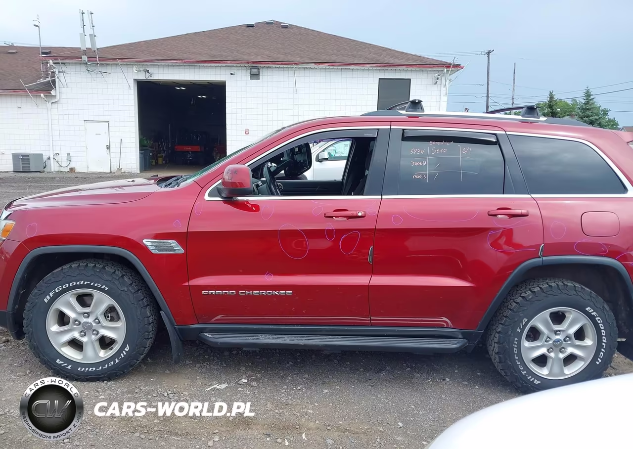 2015 Jeep Grand Cherokee Laredo VIN:1C4RJFAG0FC942575 - 14