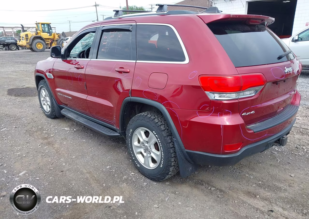 2015 Jeep Grand Cherokee Laredo VIN:1C4RJFAG0FC942575 - 3