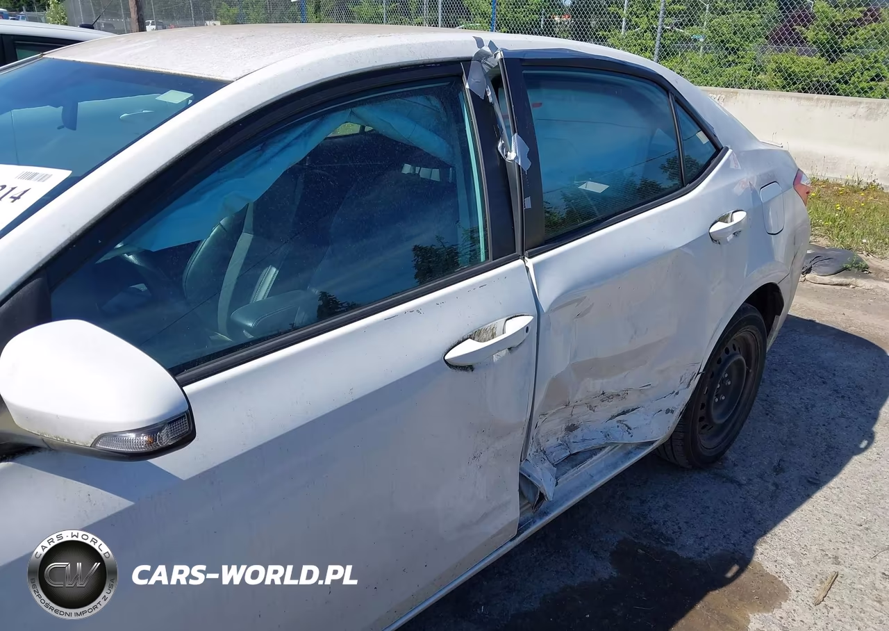 2015 Toyota Corolla S VIN:5YFBURHEXFP298198 - 17