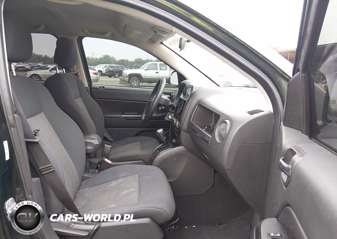 2010 Jeep Compass Sport VIN:1J4NF4FB6AD611689 - 5