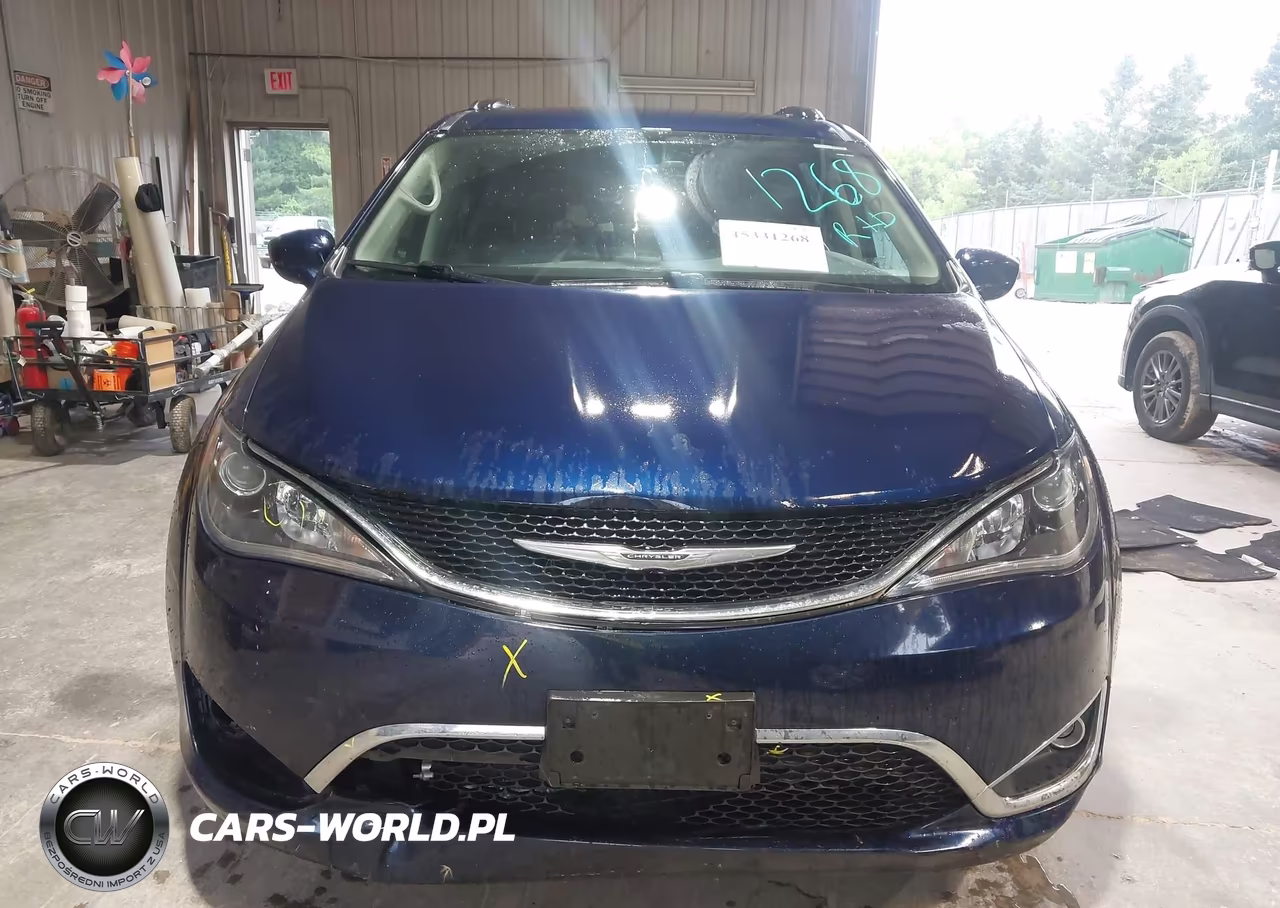 2017 Chrysler Pacifica Touring-L Plus VIN:2C4RC1EG5HR653810 - 12