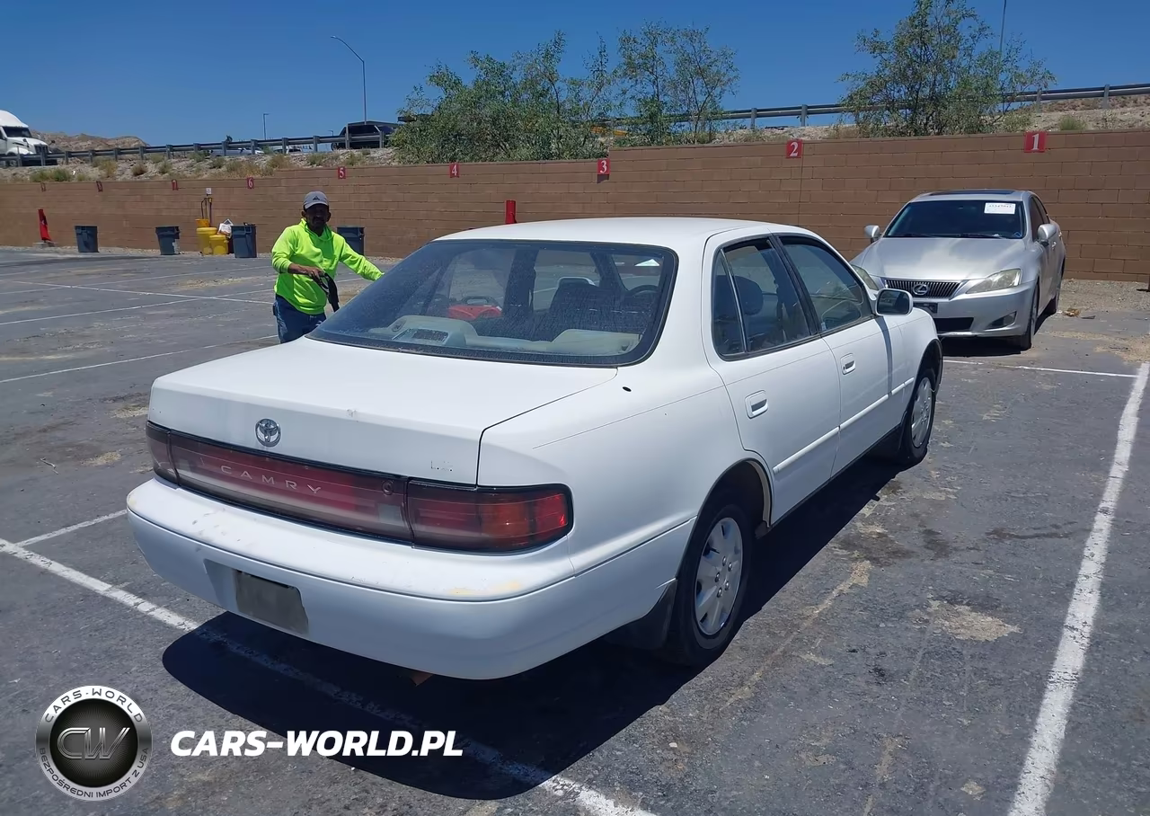 1992 Toyota Camry Le VIN:JT2SK12E6N0054713 - 4