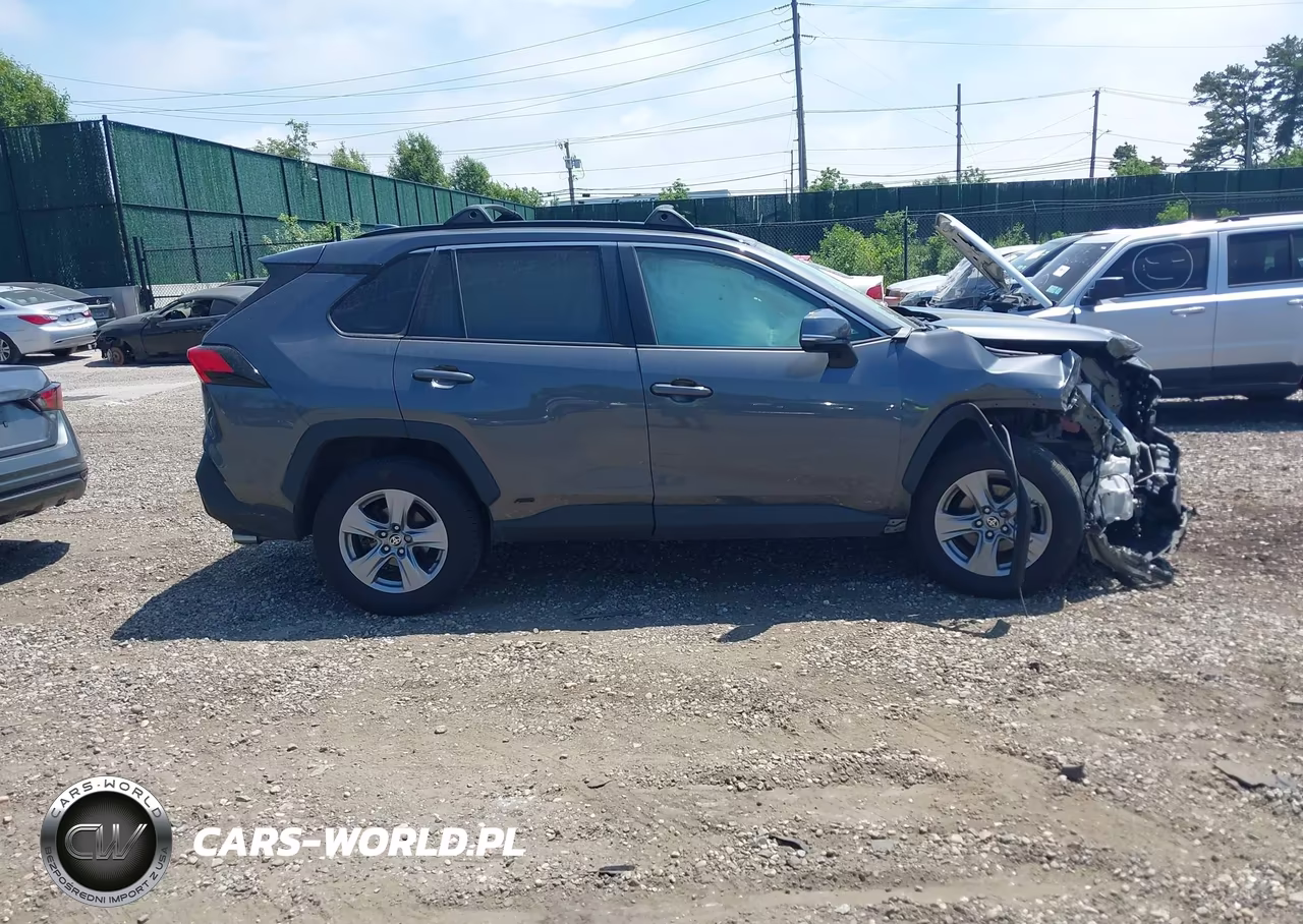 2022 Toyota Rav4 Hybrid Xle VIN:4T3RWRFV6NU060882 - 13