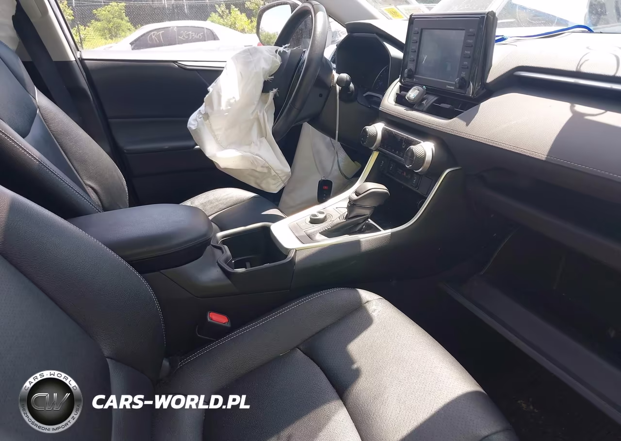 2022 Toyota Rav4 Hybrid Xle VIN:4T3RWRFV6NU060882 - 5