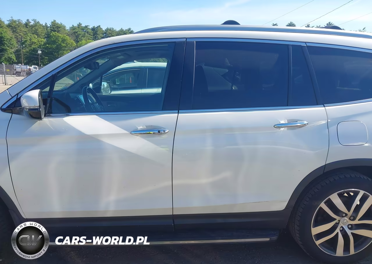 2016 Honda Pilot Touring VIN:5FNYF6H98GB048218 - 14