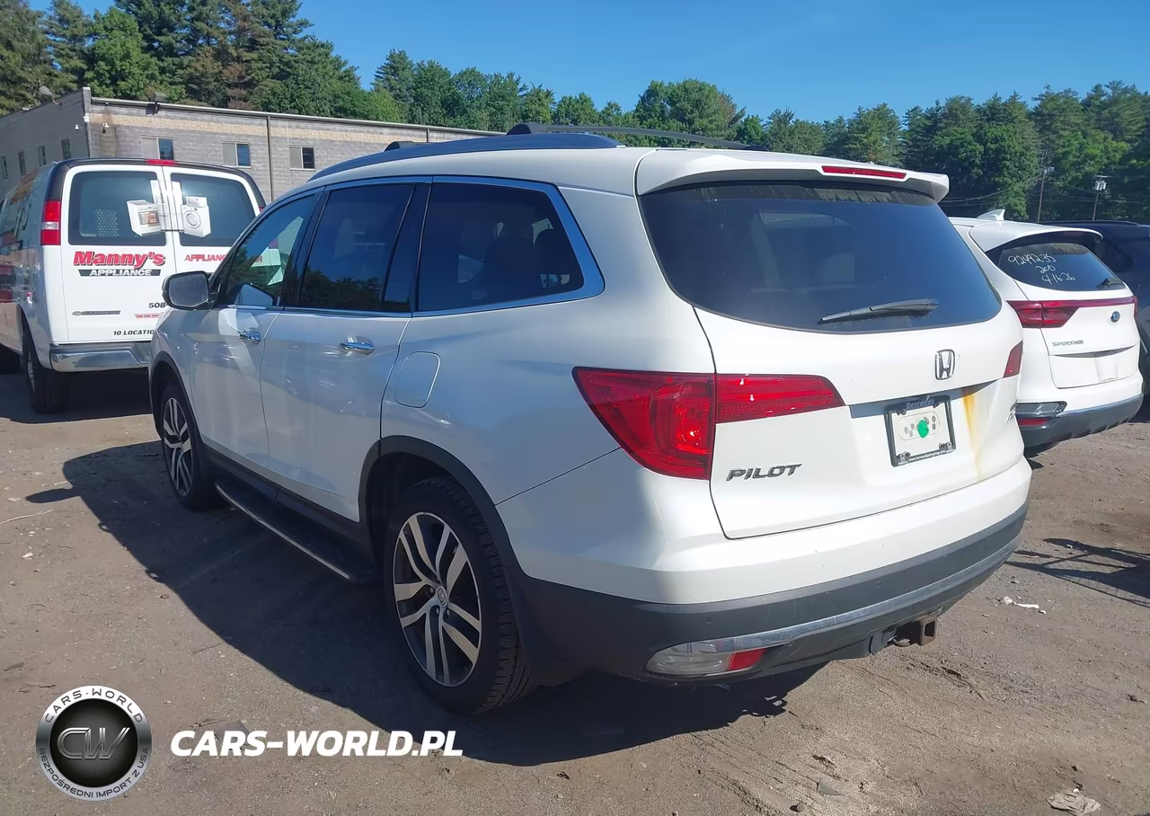 2016 Honda Pilot Touring VIN:5FNYF6H98GB048218 - 3