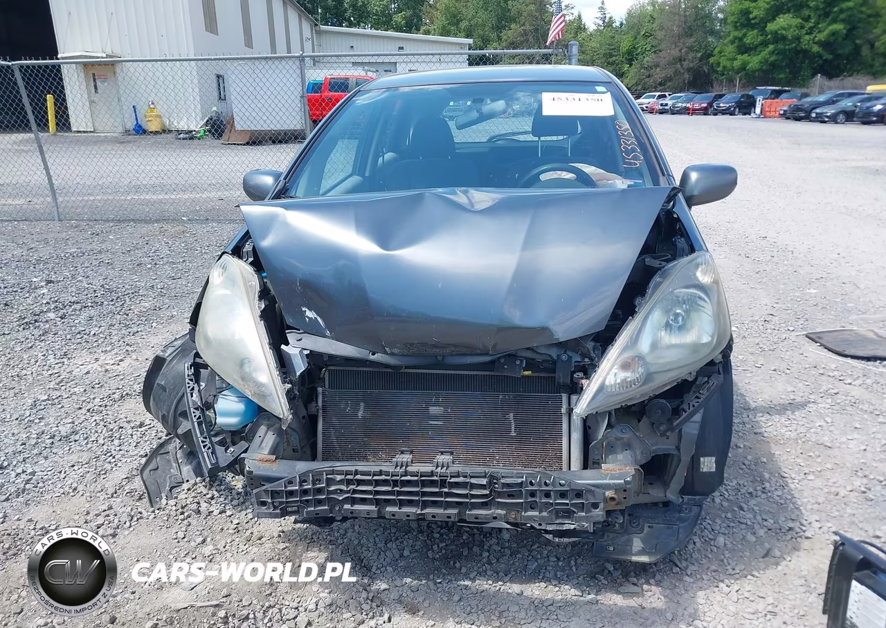 2013 Honda Fit VIN:JHMGE8H38DC081958 - 12