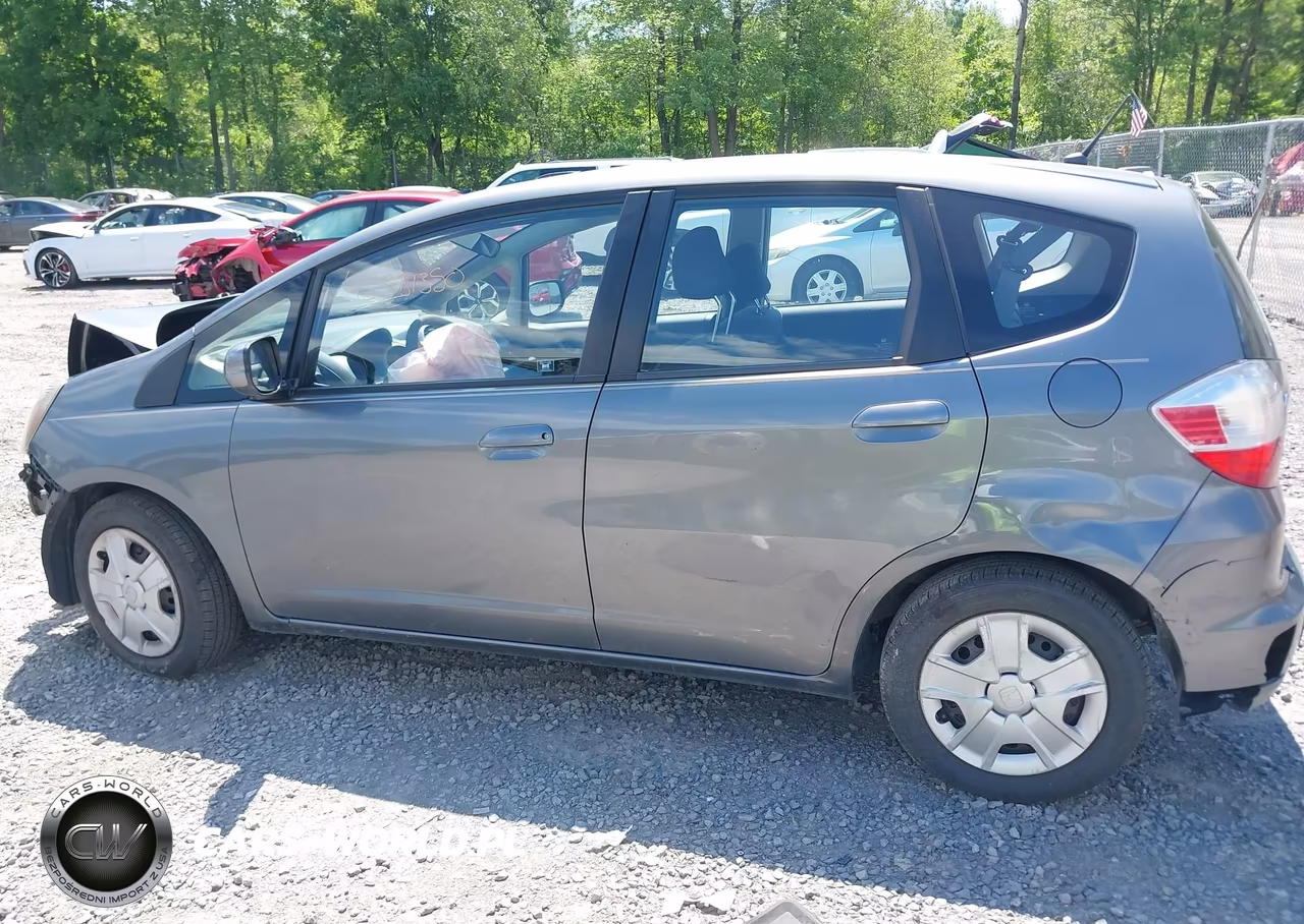 2013 Honda Fit VIN:JHMGE8H38DC081958 - 14