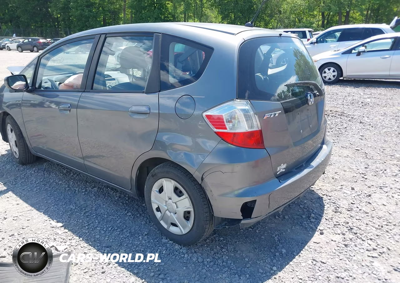 2013 Honda Fit VIN:JHMGE8H38DC081958 - 3