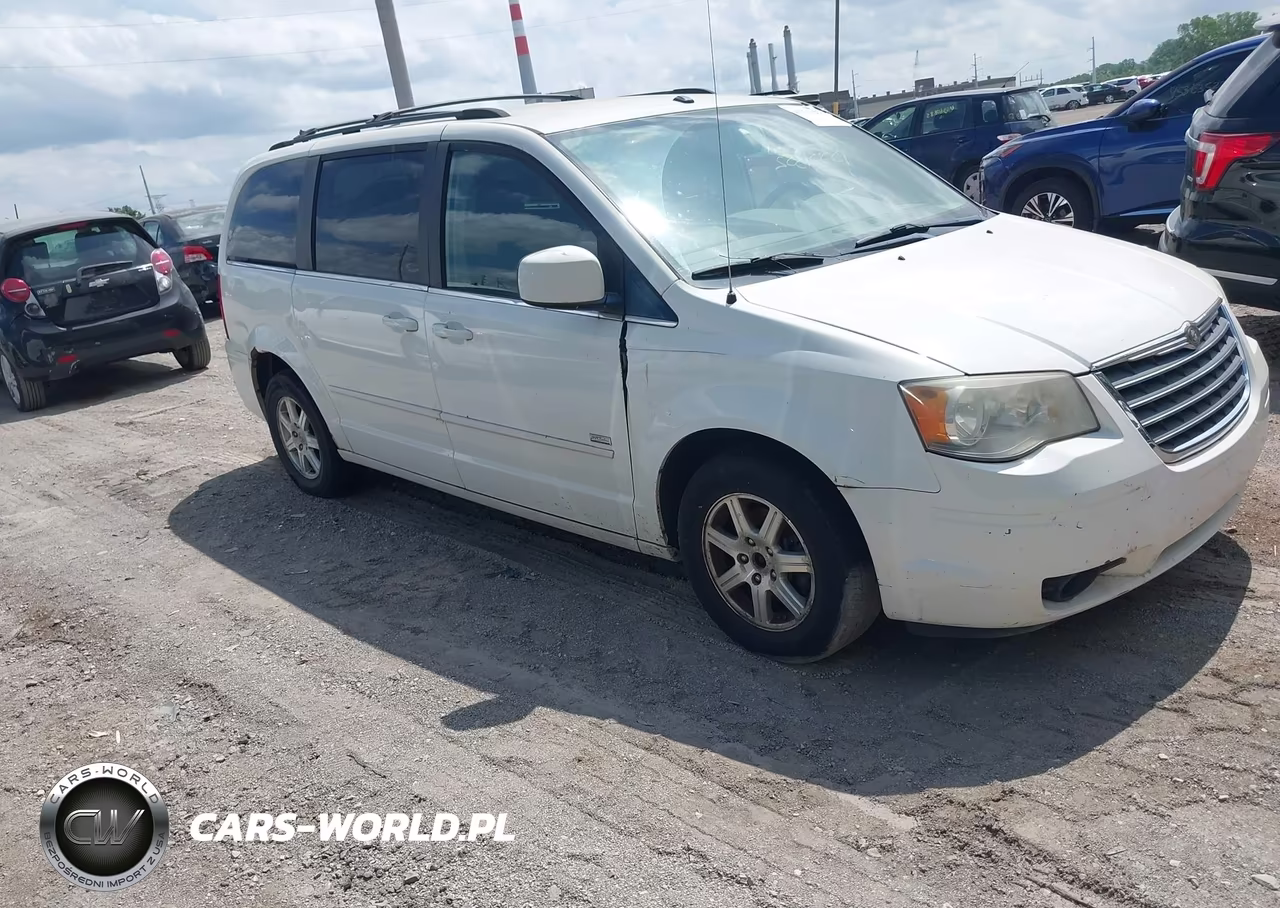 2008 Chrysler Town & Country Touring – zdjęcie 1 z 11