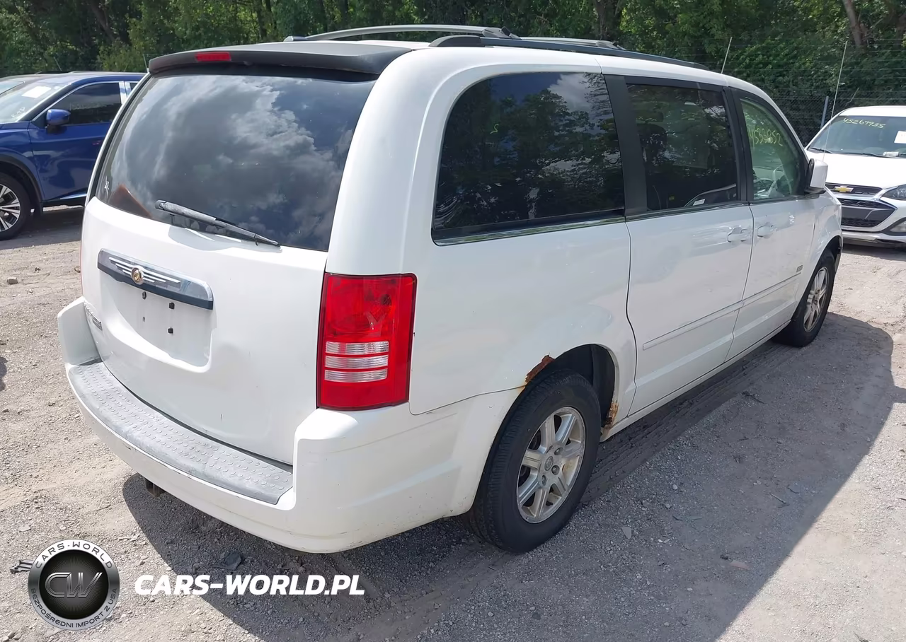 2008 Chrysler Town & Country Touring VIN:2A8HR54P58R824132 - 4