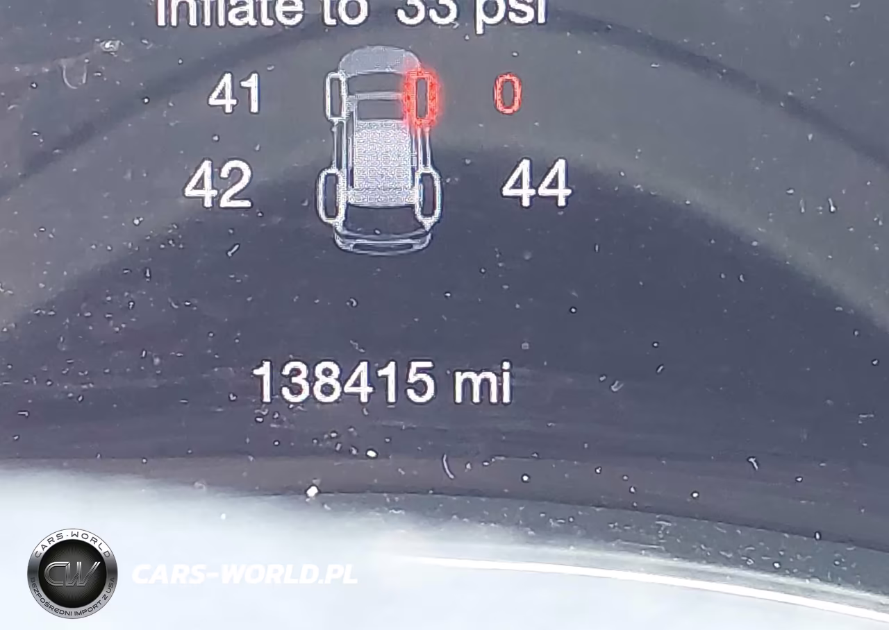 2018 Jeep Grand Cherokee Altitude 4X4 VIN:1C4RJFAG8JC136203 - 15