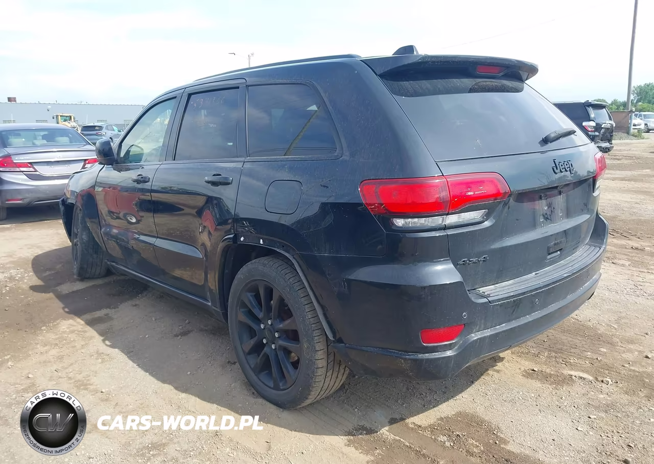 2018 Jeep Grand Cherokee Altitude 4X4 VIN:1C4RJFAG8JC136203 - 3