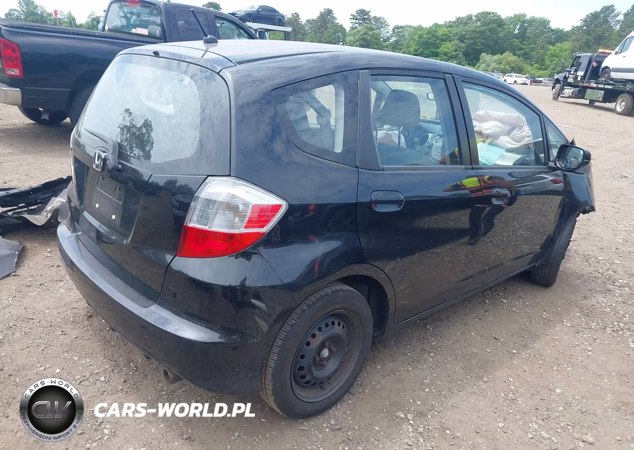 2012 Honda Fit VIN:JHMGE8H33CS001227 - 4