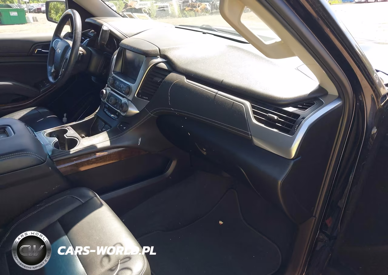 2019 Chevrolet Suburban Lt VIN:1GNSKHKC9KR151255 - 5
