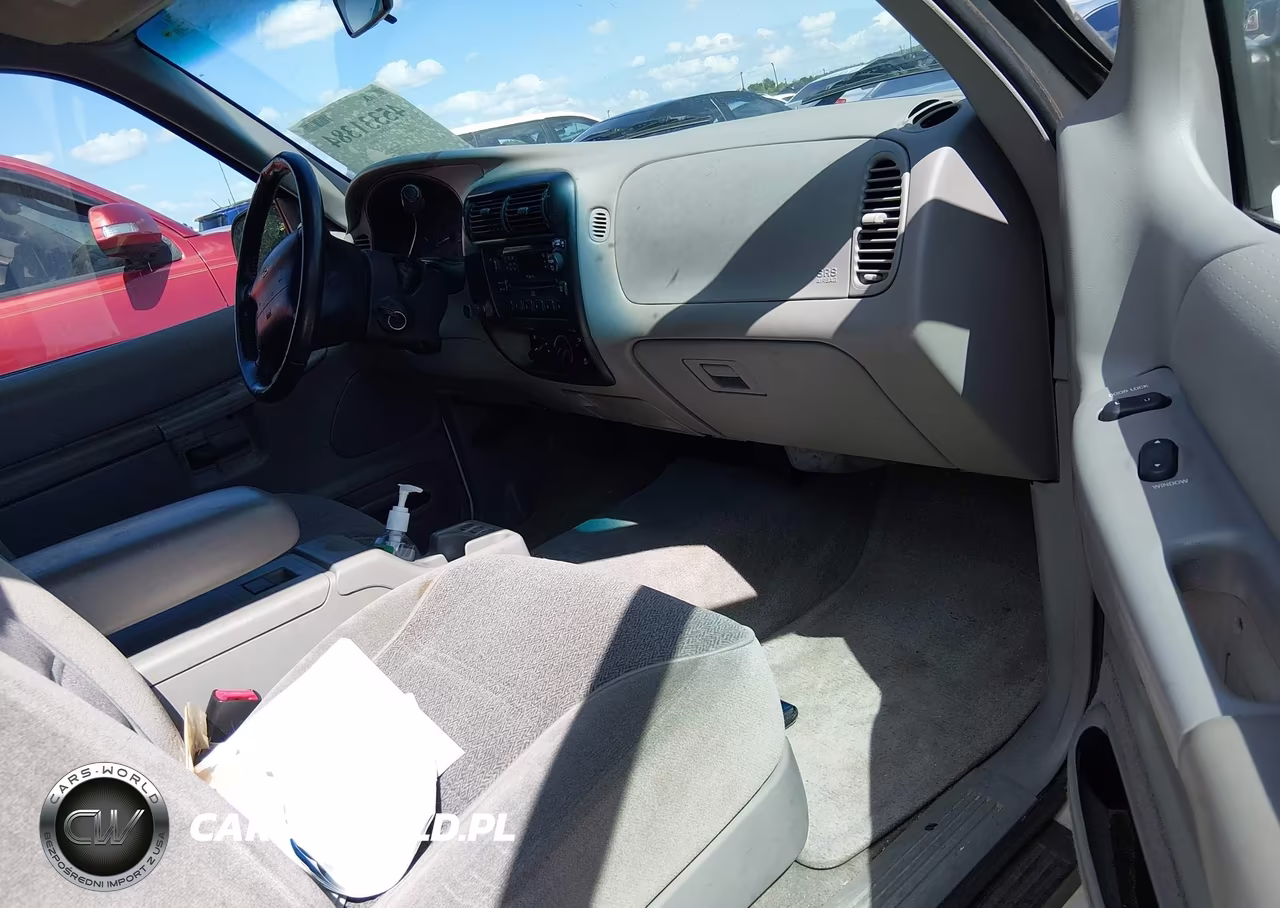 1998 Ford Explorer Sport VIN:1FMYU22X4WUC33017 - 5