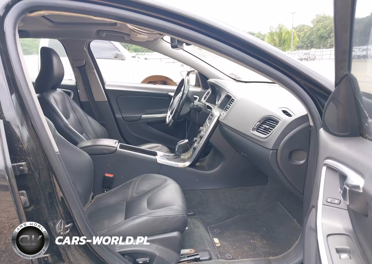 2015 Volvo V60 T5 Premier Plus VIN:YV140MEC2F1207398 - 5