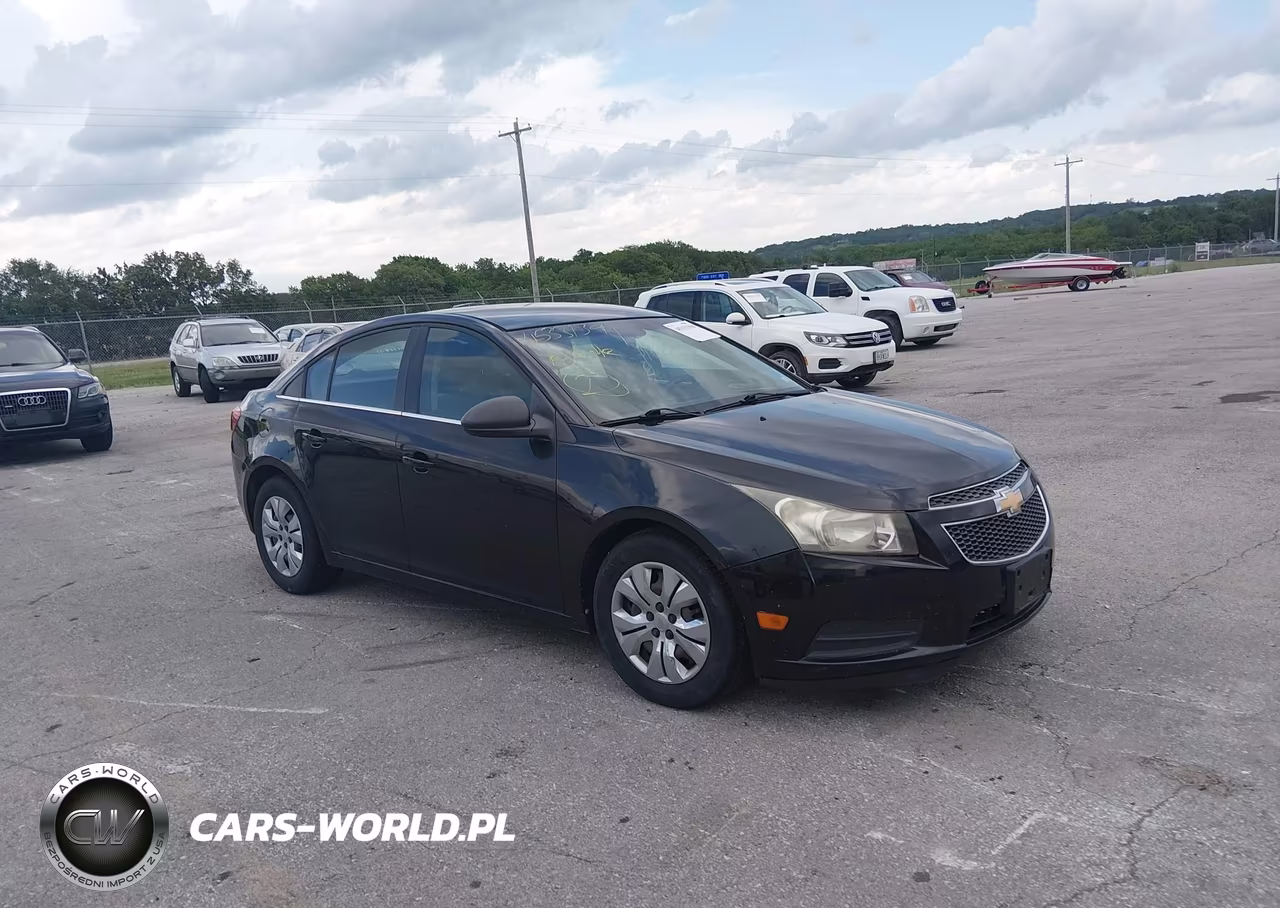 2012 Chevrolet Cruze Ls – zdjęcie 1 z 11