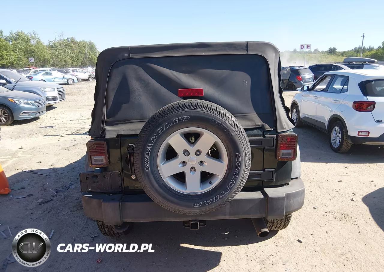 2011 Jeep Wrangler Unlimited Sport VIN:1J4BA3H15BL543781 - 16