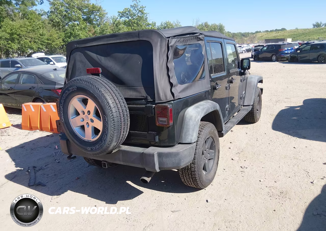 2011 Jeep Wrangler Unlimited Sport VIN:1J4BA3H15BL543781 - 4