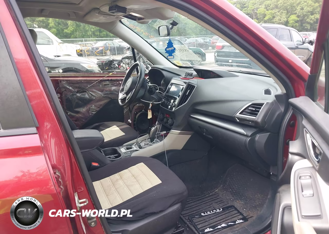 2019 Subaru Forester Premium VIN:JF2SKAECXKH400424 - 5