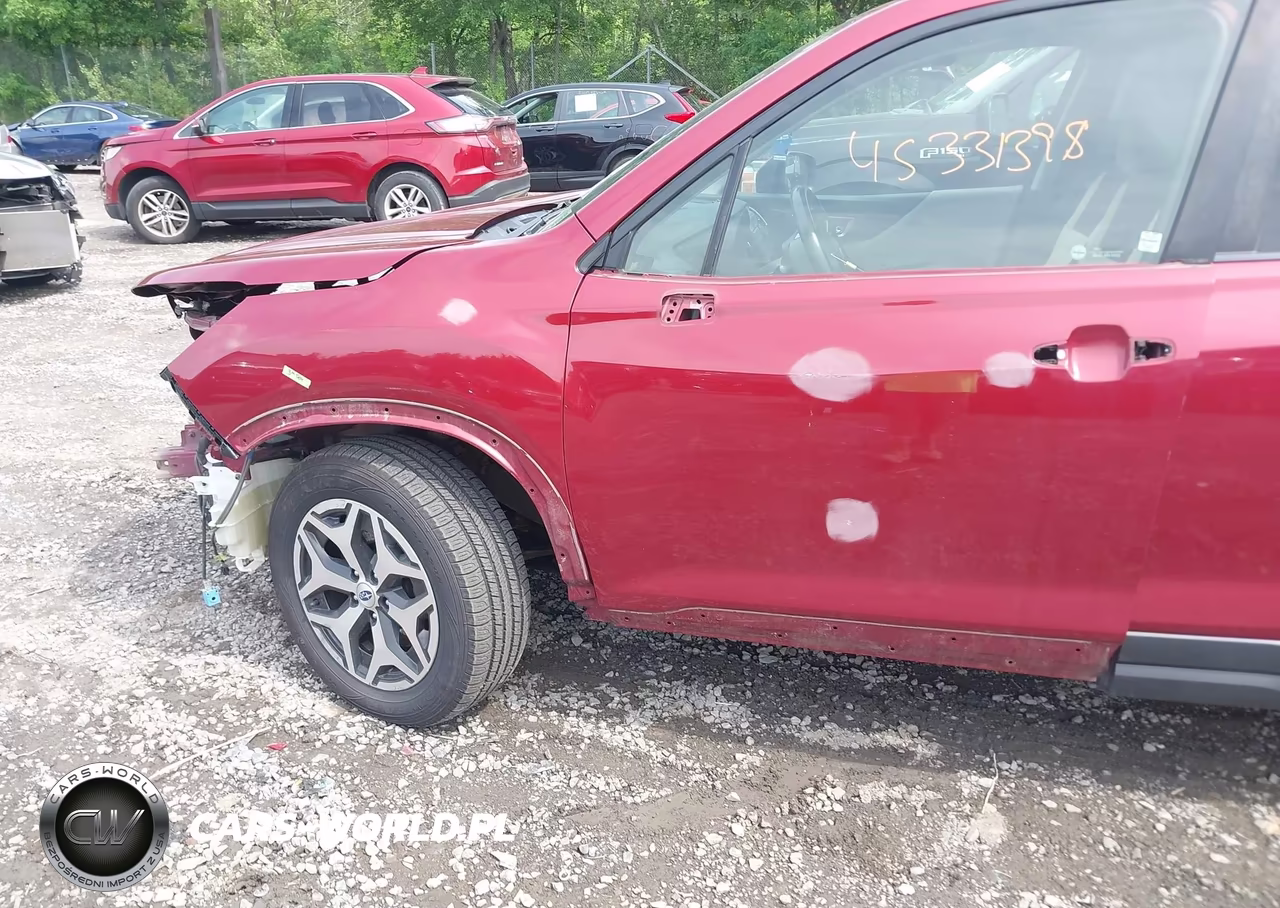 2019 Subaru Forester Premium VIN:JF2SKAECXKH400424 - 6