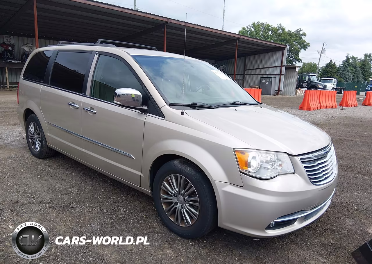 2014 Chrysler Town & Country Touring-L – zdjęcie 1 z 16