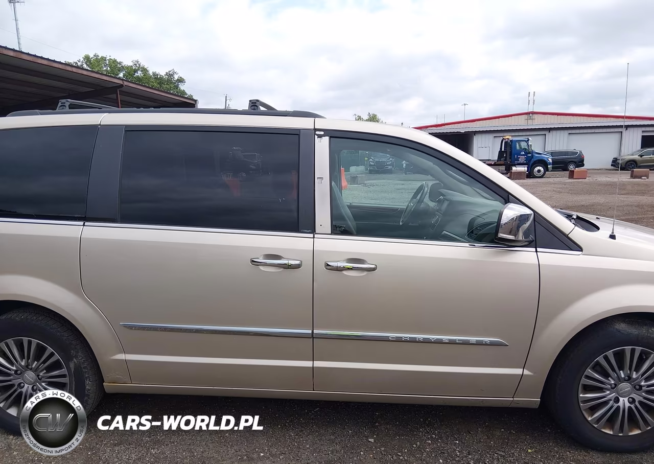2014 Chrysler Town & Country Touring-L VIN:2C4RC1CG8ER232131 - 13