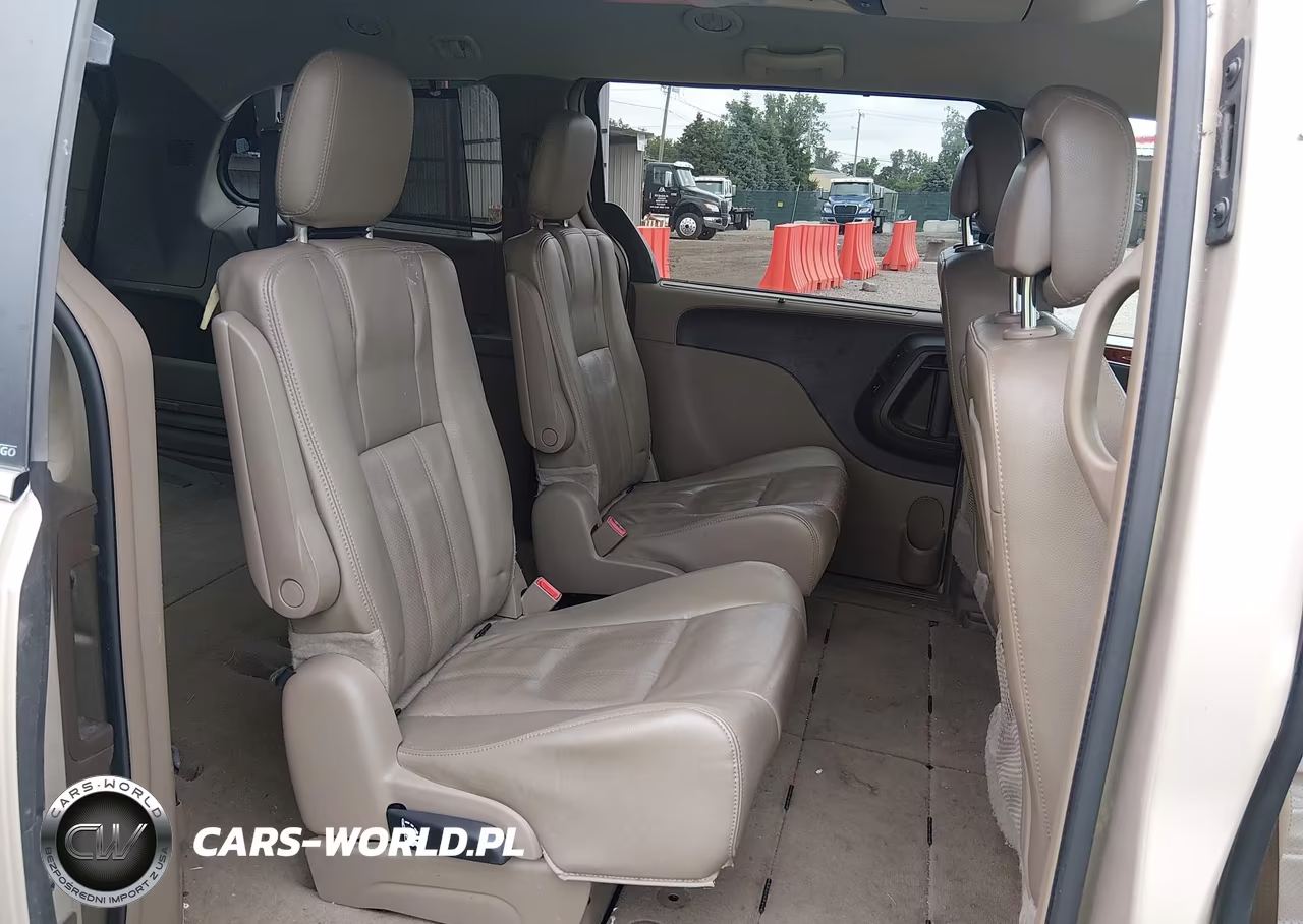 2014 Chrysler Town & Country Touring-L VIN:2C4RC1CG8ER232131 - 8