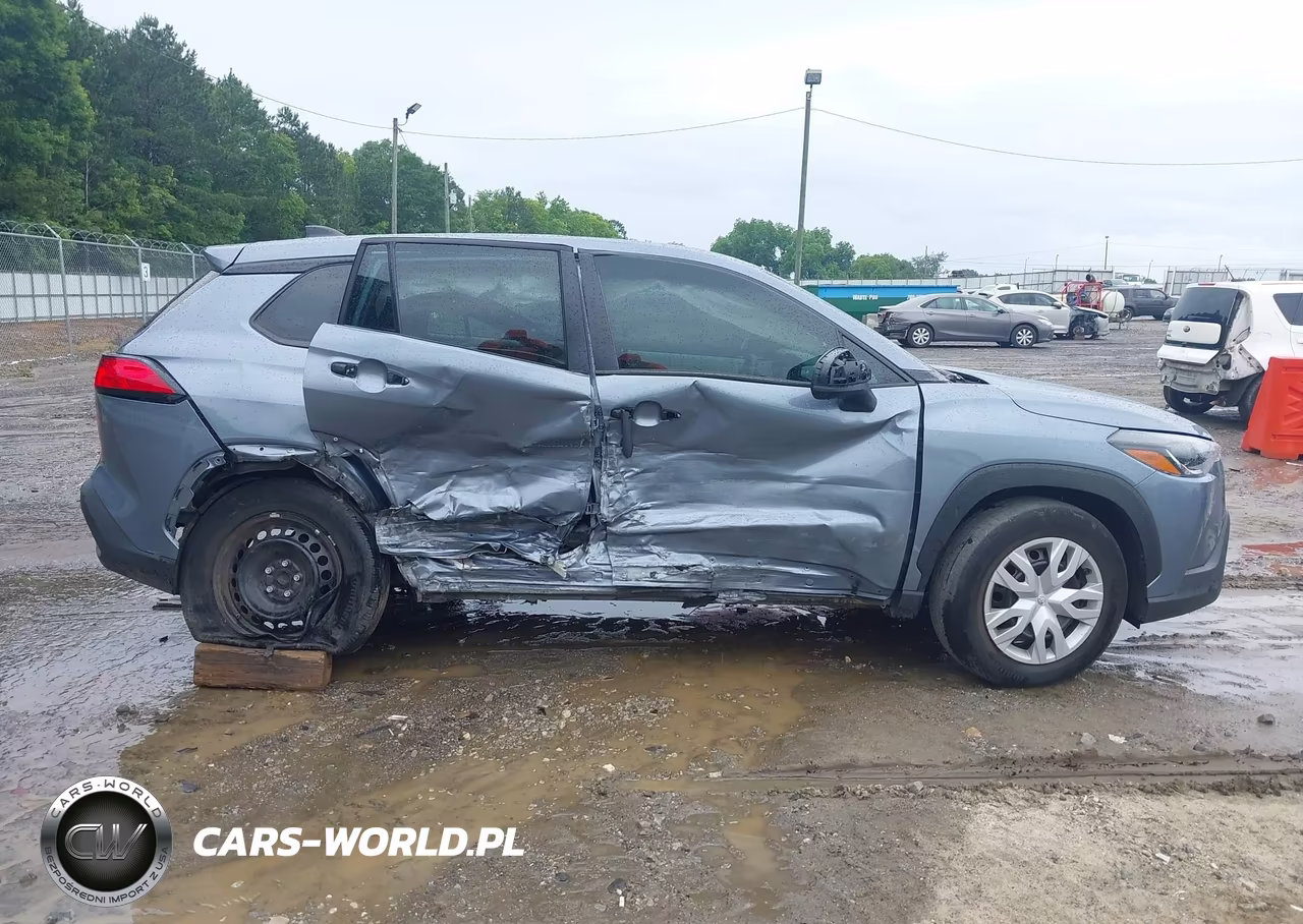 2022 Toyota Corolla Cross L VIN:7MUAAAAG7NV023465 - 12