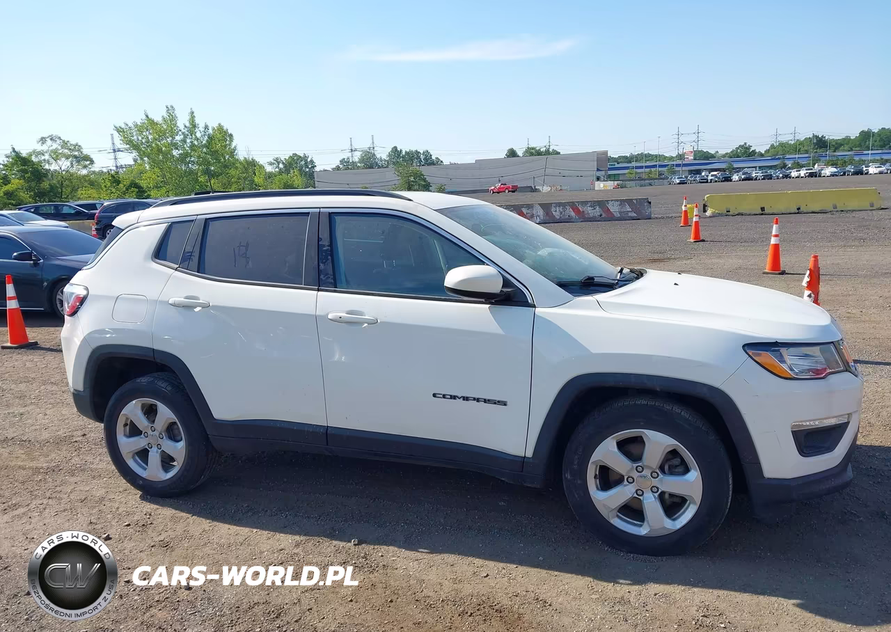 2020 Jeep Compass Latitude 4X4 VIN:3C4NJDBBXLT138628 - 13