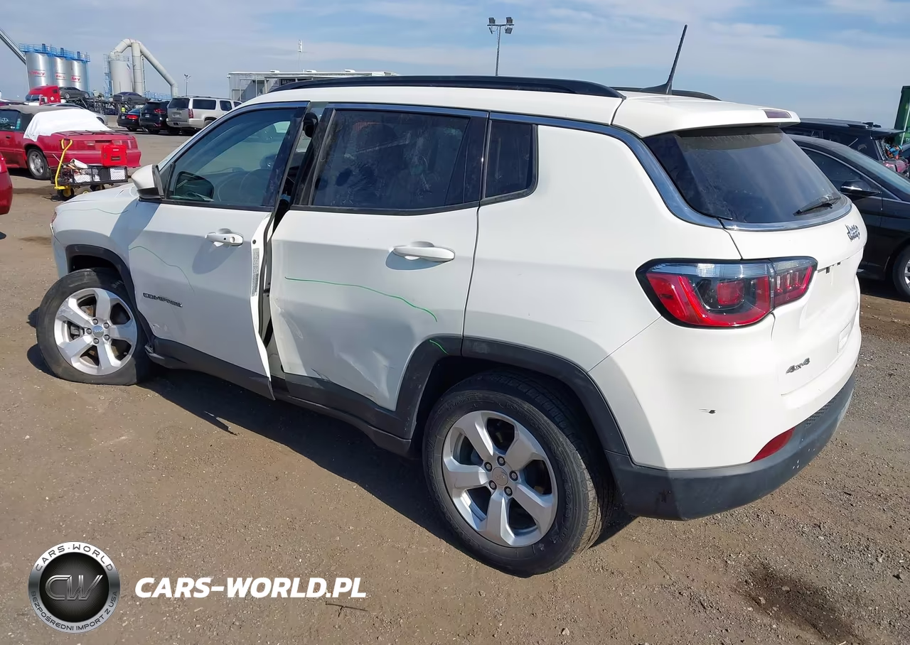 2020 Jeep Compass Latitude 4X4 VIN:3C4NJDBBXLT138628 - 3