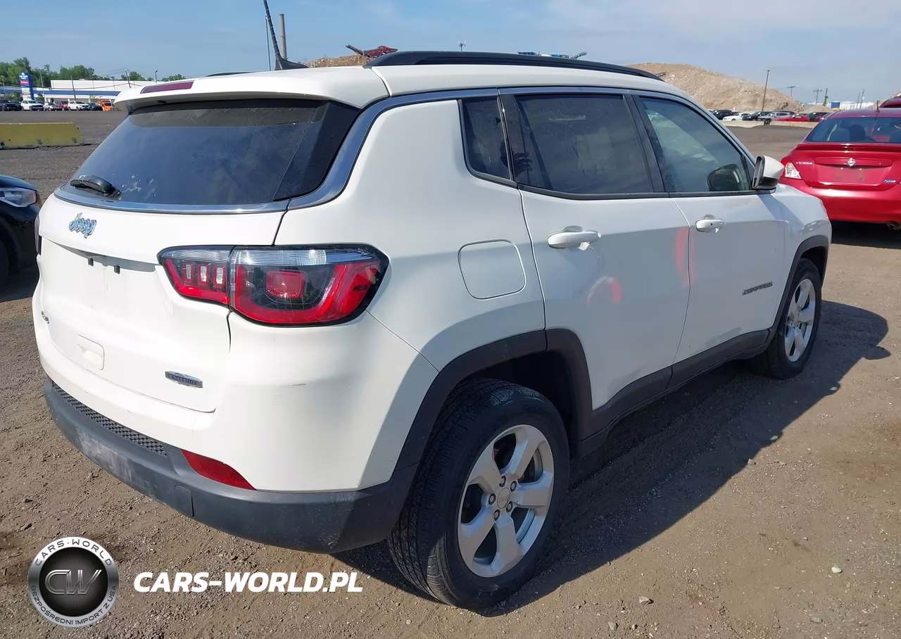 2020 Jeep Compass Latitude 4X4 VIN:3C4NJDBBXLT138628 - 4