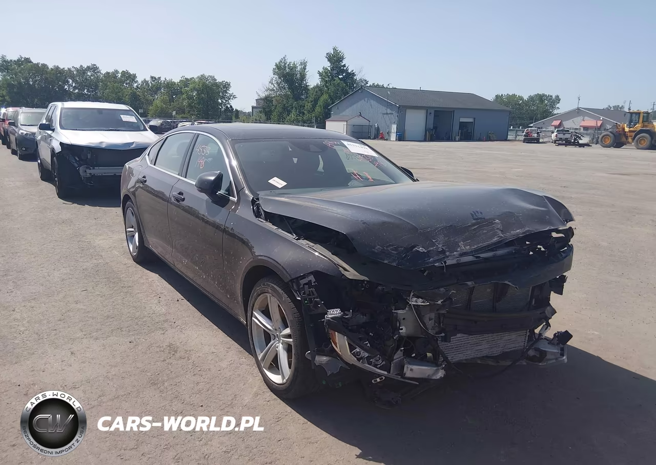2018 Volvo S90 T5 Momentum