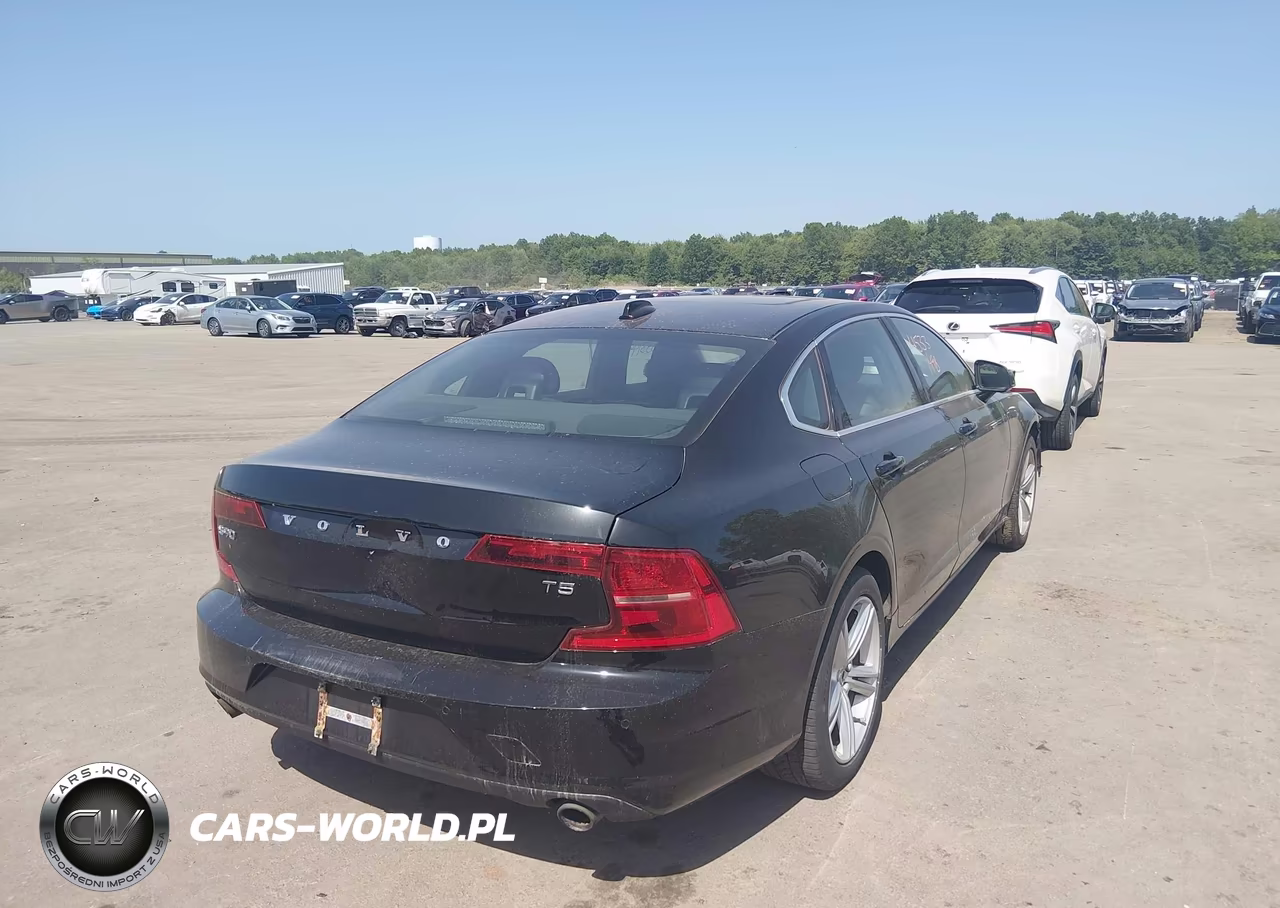 2018 Volvo S90 T5 Momentum VIN:LVY982MK0JP007443 - 4